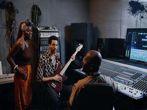 Thumbnail image for article: 11 Compression Settings That'll Make Your Vocals Shine